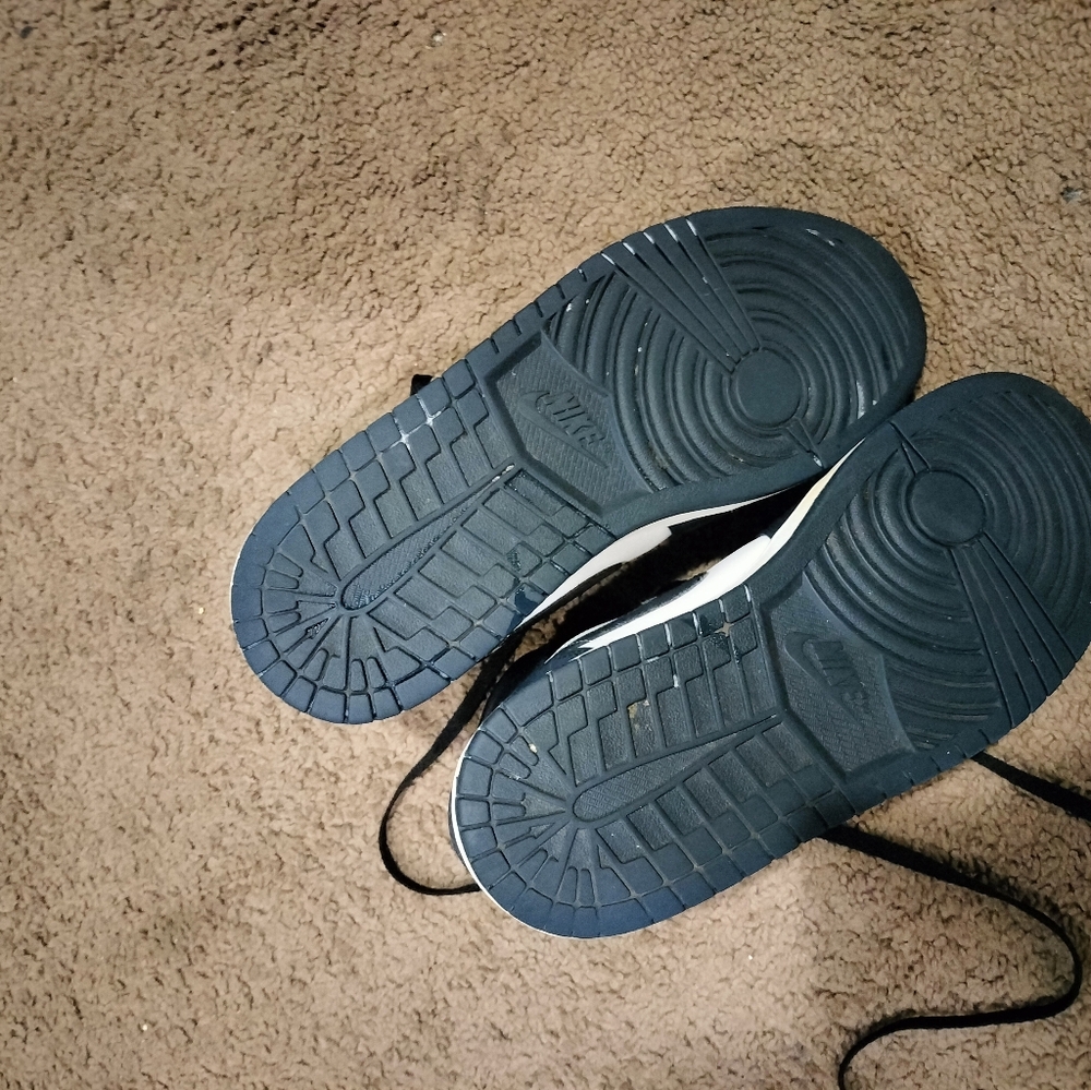 Shoes - Picture 6 of 8